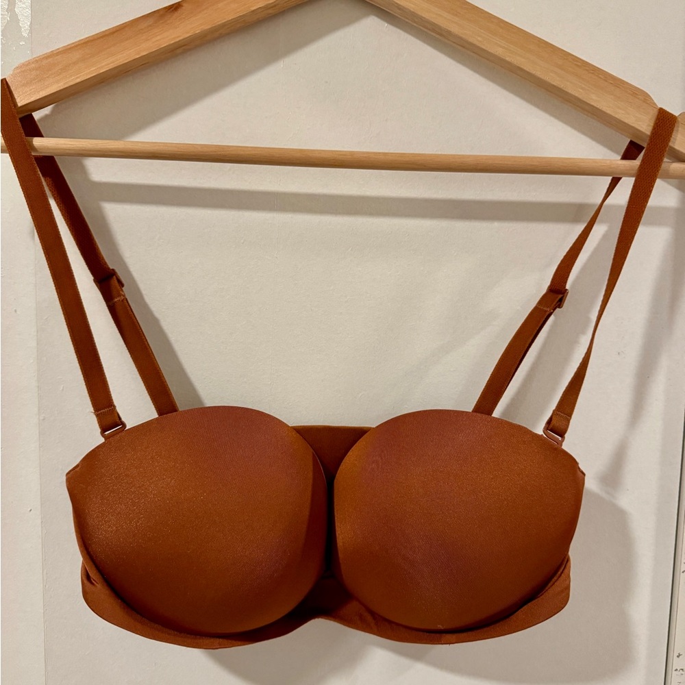 NWT SKIMS Ultimate Strapless Push-Up Bra